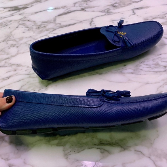 Blue Prada Saffiano Tassel Logo Driver - Picture 1 of 6